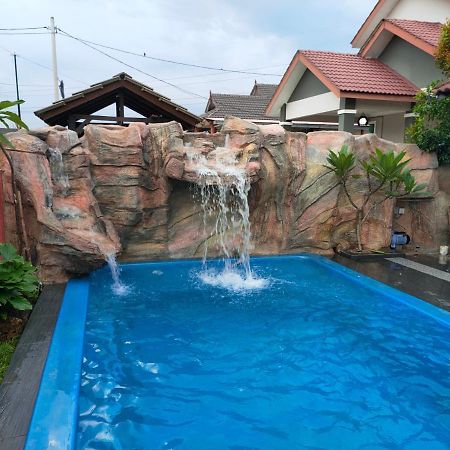 Roemahkoe Holidayhome Malacca Extérieur photo