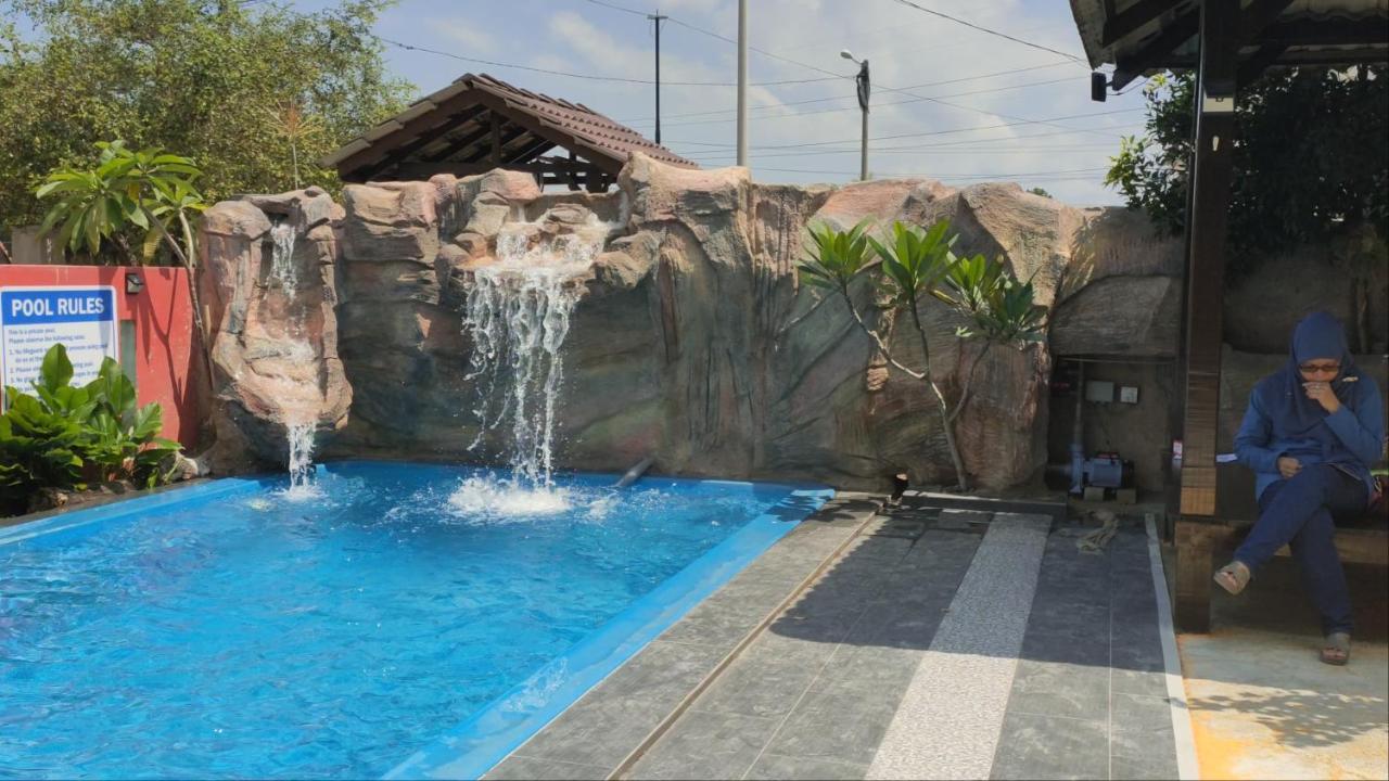 Roemahkoe Holidayhome Malacca Extérieur photo