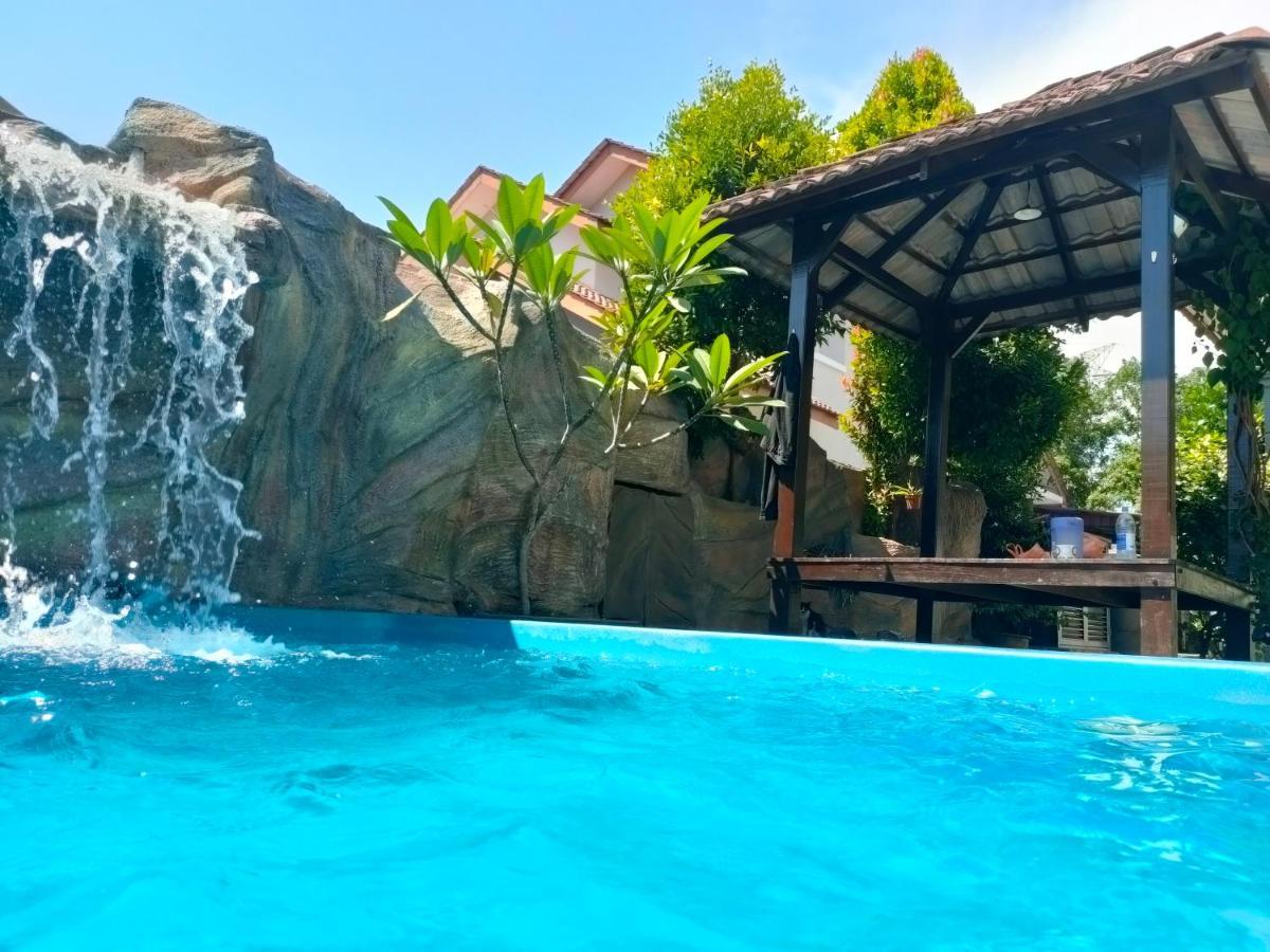 Roemahkoe Holidayhome Malacca Extérieur photo