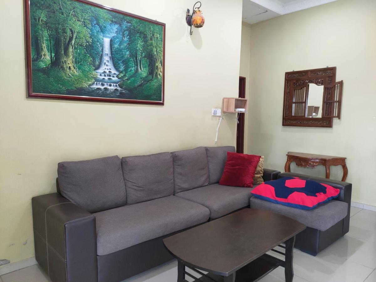 Roemahkoe Holidayhome Malacca Extérieur photo