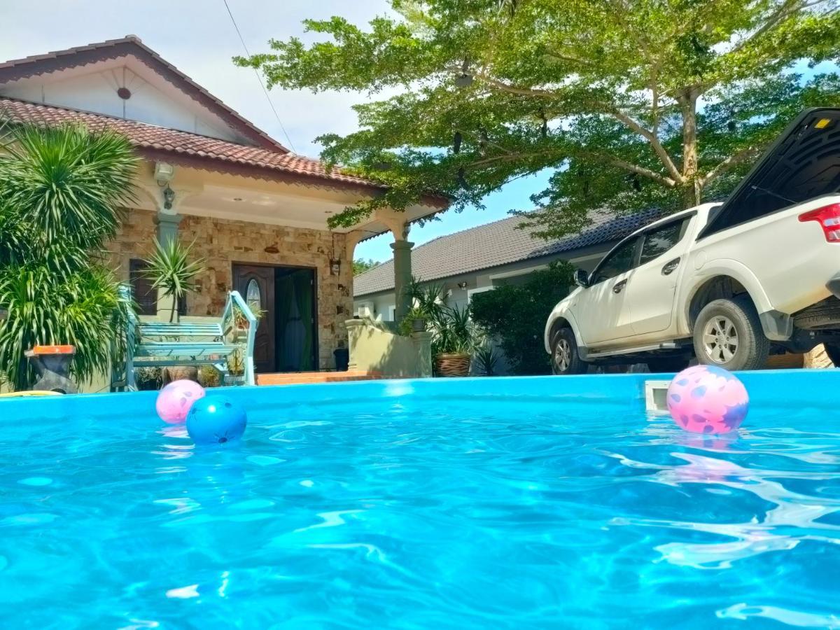 Roemahkoe Holidayhome Malacca Extérieur photo