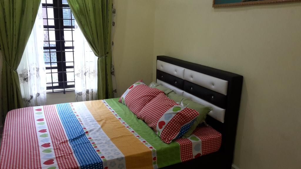Roemahkoe Holidayhome Malacca Extérieur photo
